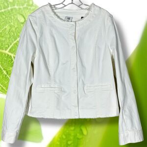 CAbi 5479 Sz M Castaway Off White Denim Jacket Fringe Trim Snap Closure Pockets